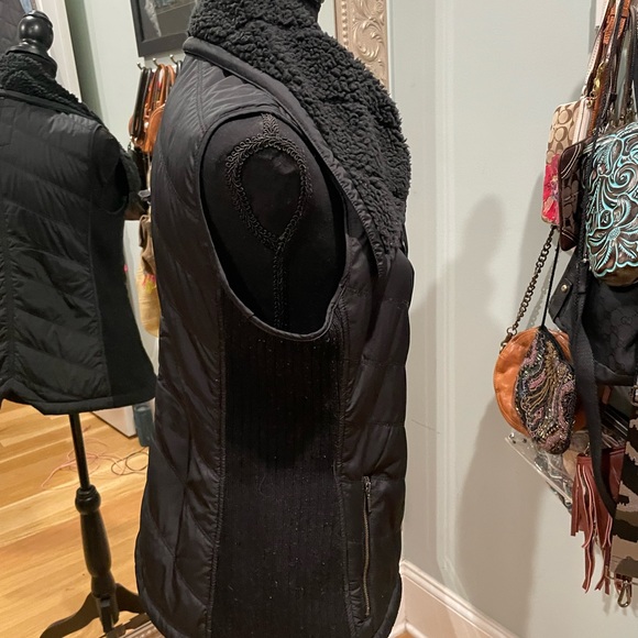 Prana Vest size Medium - Picture 3 of 10